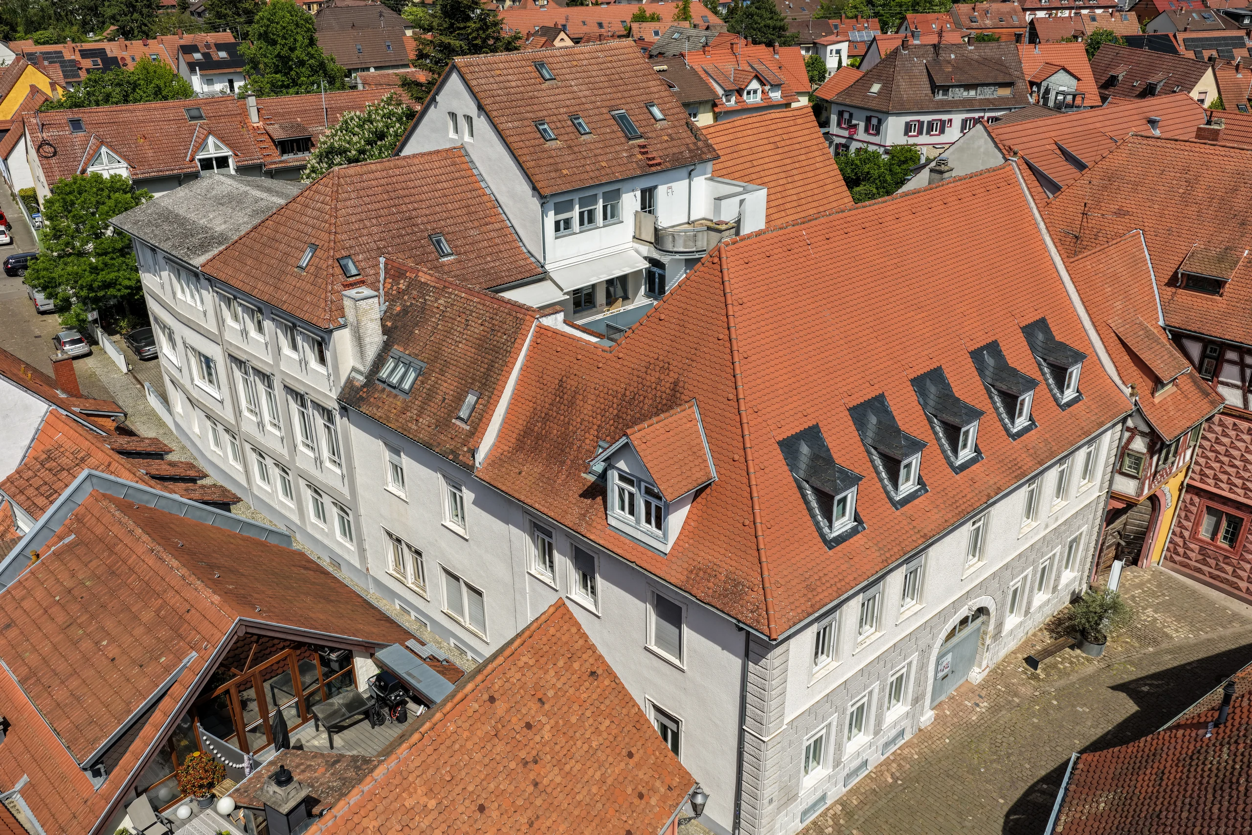 Barockpalais und ehemalige Tabakmanufaktur aus der Luft